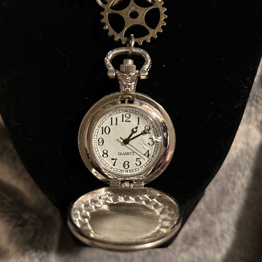 🐈‍⬛ Kitty Cat in a Top-Hat Watch Necklace - Picture 5 of 6